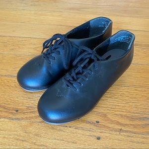 Youth black tap shoes Size 12M